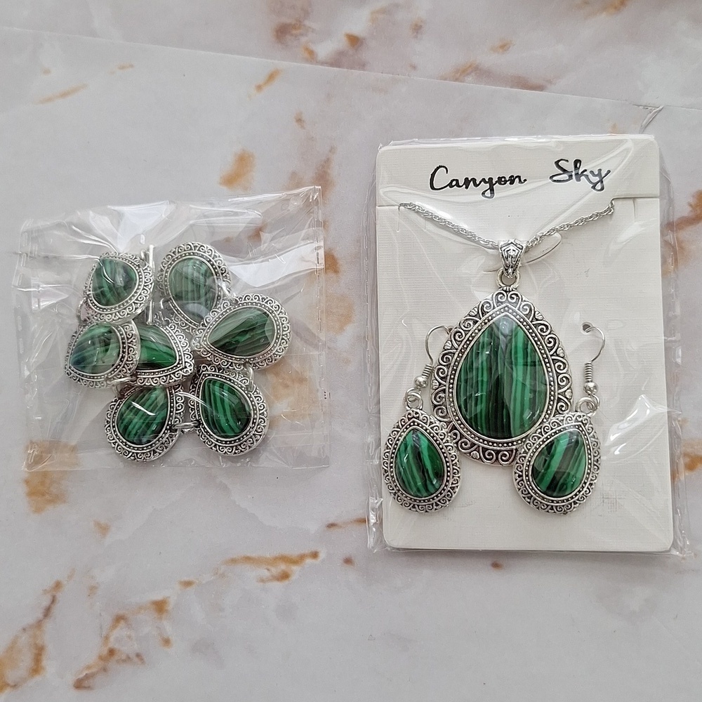Canyon Sky Necklace Earings Bracelet Set Green Silver